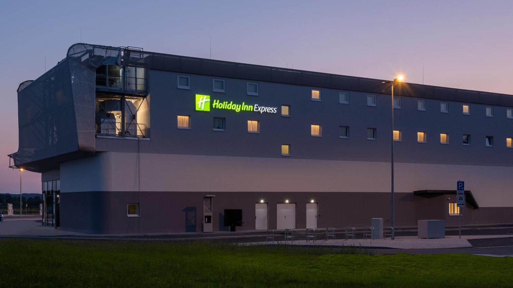 Holiday Inn Express - Hamburg South A7-As42 By Ihg Egestorf Ngoại thất bức ảnh